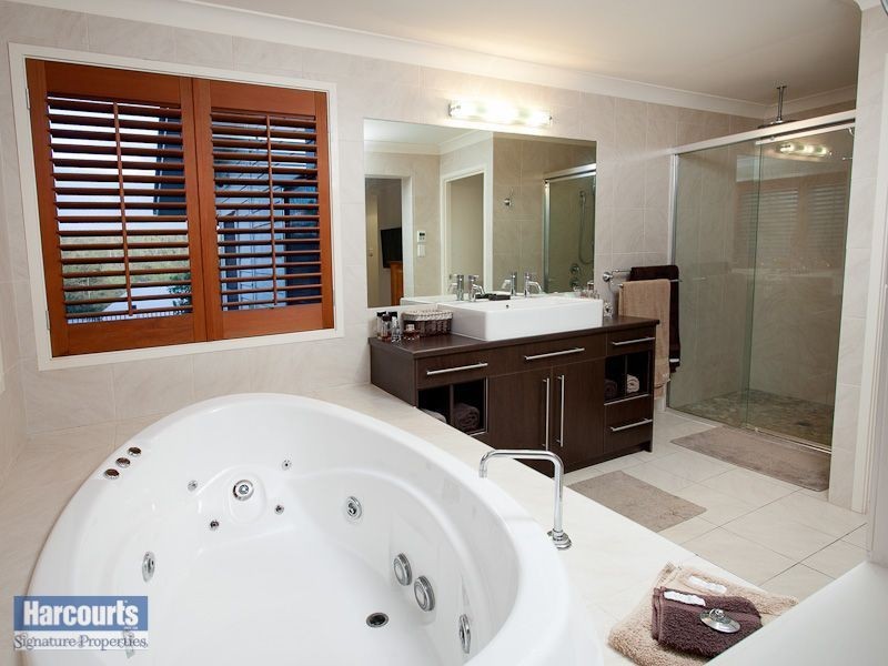 3 Whitewood Crescent, Brookwater QLD 4300