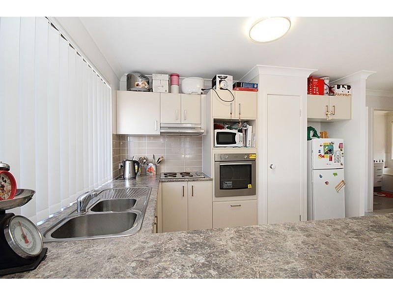 8 Vedanta Dr, Springfield Lakes QLD 4300