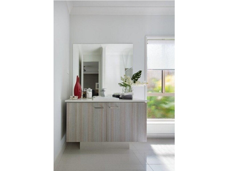 1 Valentine Circuit, Augustine Heights QLD 4300