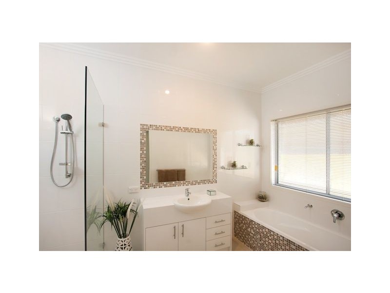 20 Valentine Circuit, Augustine Heights QLD 4300