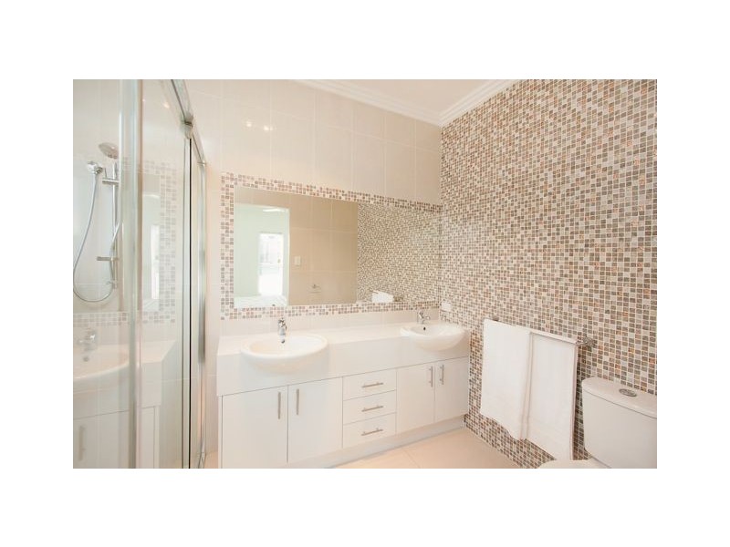 20 Valentine Circuit, Augustine Heights QLD 4300