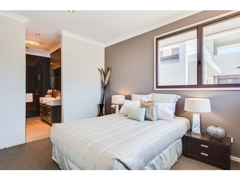 108 Valentine Circuit, Augustine Heights QLD 4300
