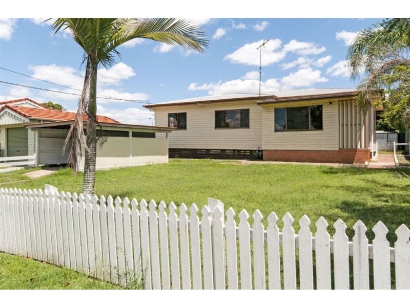 2 Leslie St, East Ipswich QLD 4305