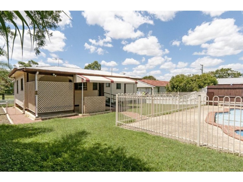 2 Leslie St, East Ipswich QLD 4305
