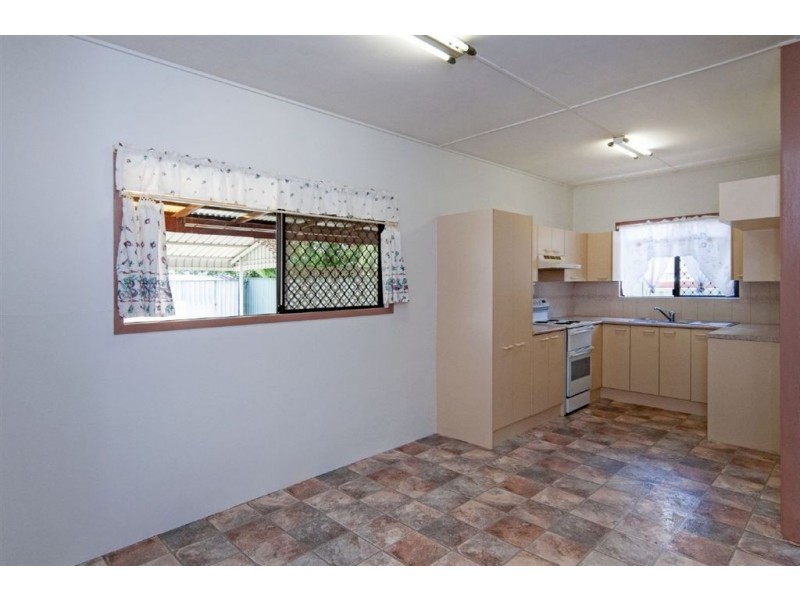 2 Leslie St, East Ipswich QLD 4305