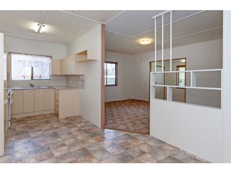 2 Leslie St, East Ipswich QLD 4305