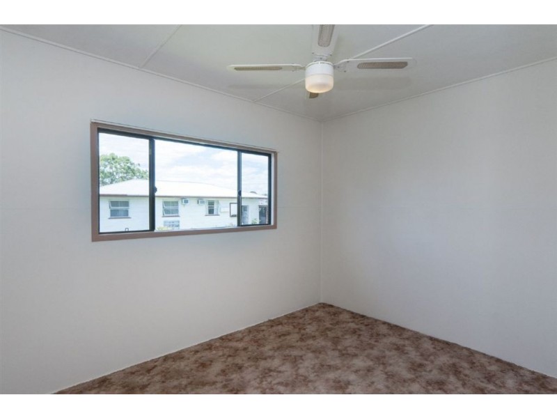 2 Leslie St, East Ipswich QLD 4305