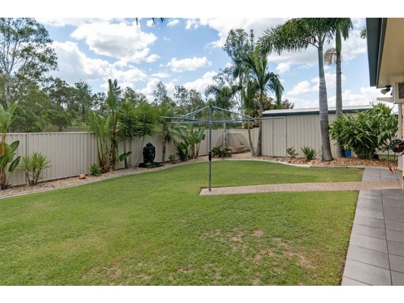 17 Oregon Close, Yamanto QLD 4305