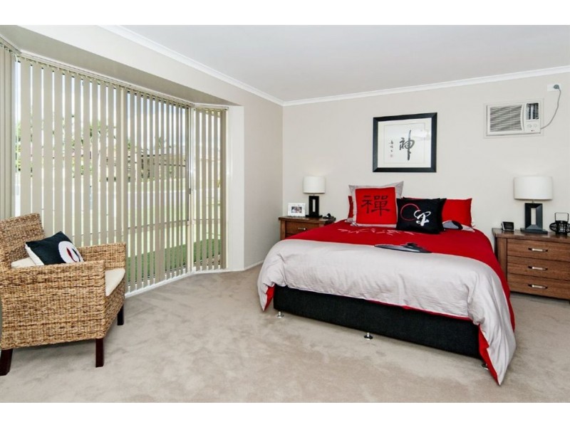 17 Oregon Close, Yamanto QLD 4305