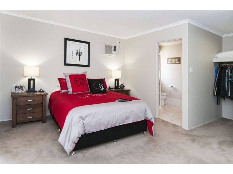 17 Oregon Close, Yamanto QLD 4305