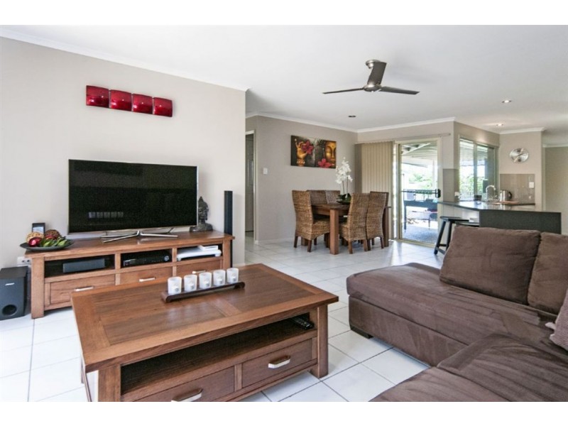 17 Oregon Close, Yamanto QLD 4305