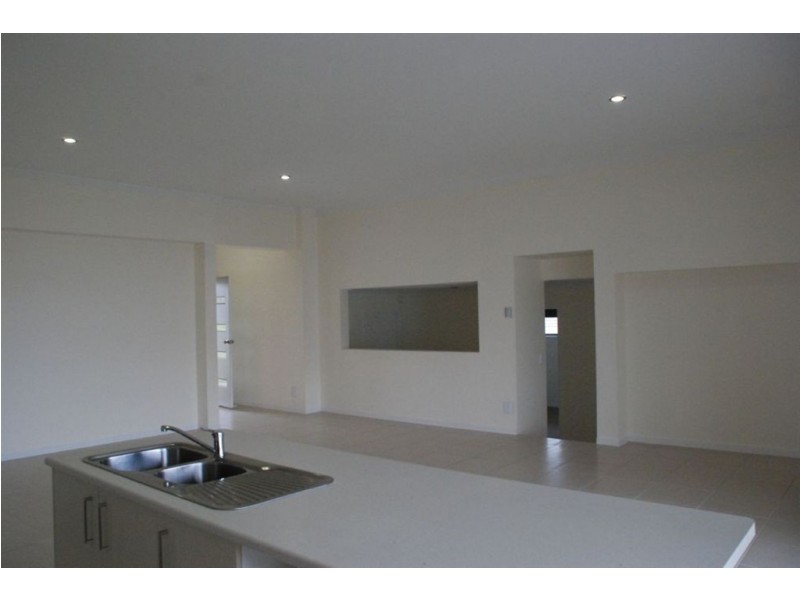 1 Trinity Crescent, Augustine Heights QLD 4300