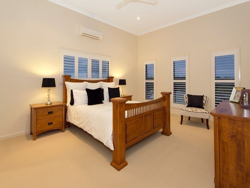 9 Aristotle Avenue, Augustine Heights QLD 4300