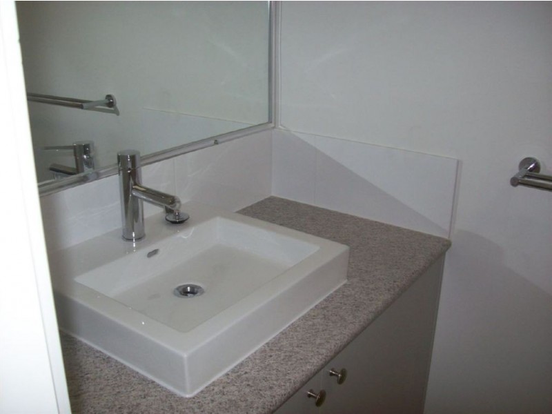 8/23-27 Commercial Drive, Springfield QLD 4300