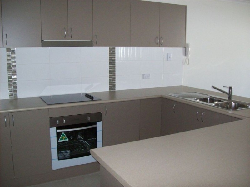 10/23-27 Commercial Drive, Springfield QLD 4300
