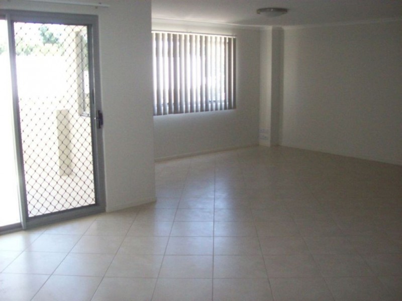 10/23-27 Commercial Drive, Springfield QLD 4300