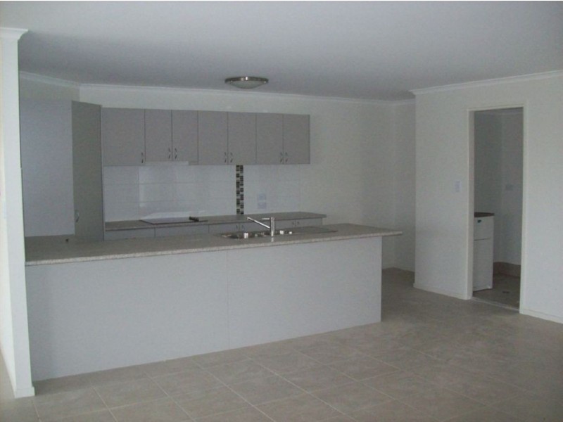 12/23-27 Commercial Drive, Springfield QLD 4300