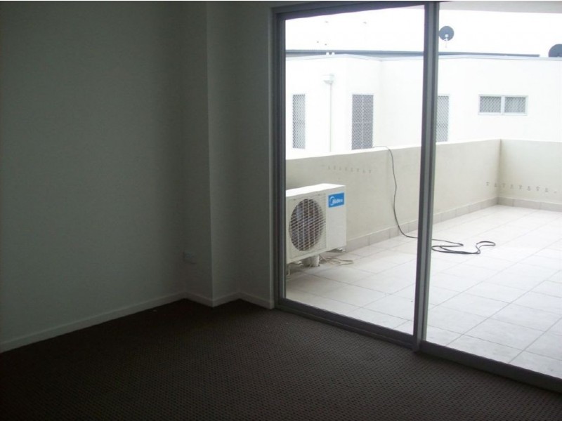 12/23-27 Commercial Drive, Springfield QLD 4300