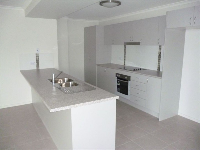 13/23-27 Commercial Drive, Springfield QLD 4300