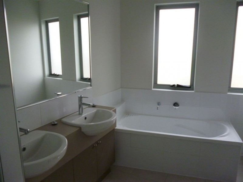 16/23-27 Commercial Drive, Springfield QLD 4300