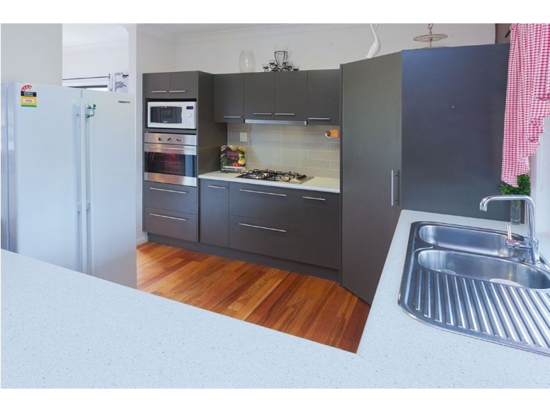 92 Opossum Cct, Springfield Lakes QLD 4300