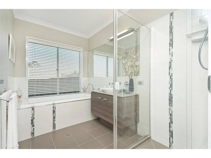 9 FINNIGAN STREET, Augustine Heights QLD 4300