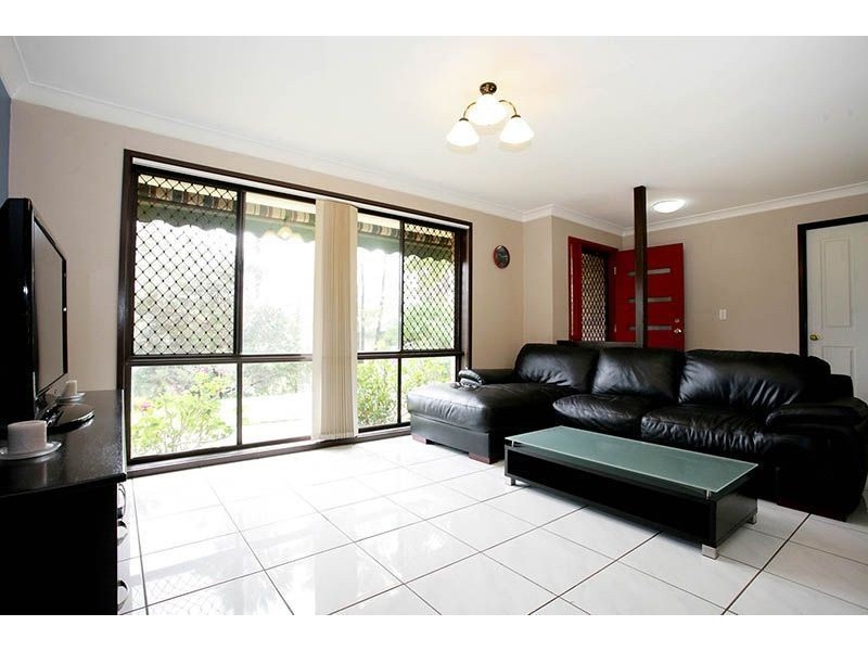 7 Myra Court, Camira QLD 4300