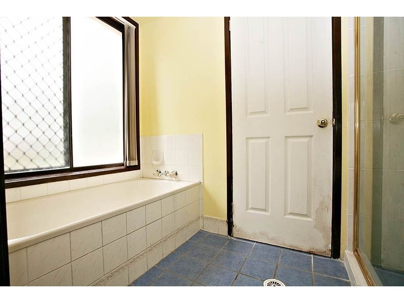 7 Myra Court, Camira QLD 4300