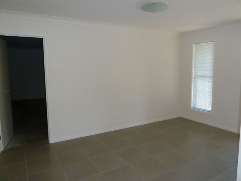 12 Dillon Ave, Augustine Heights QLD 4300