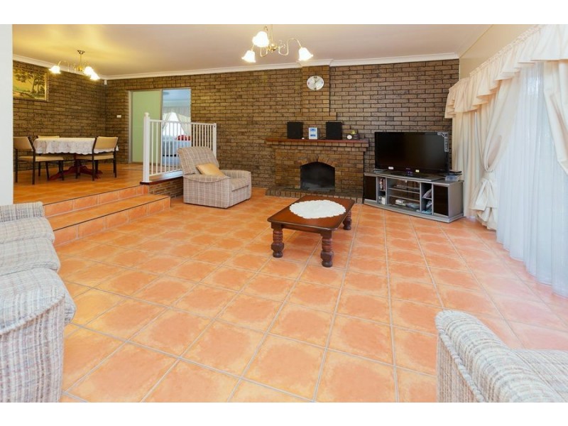 5 Eleanor Court, Camira QLD 4300