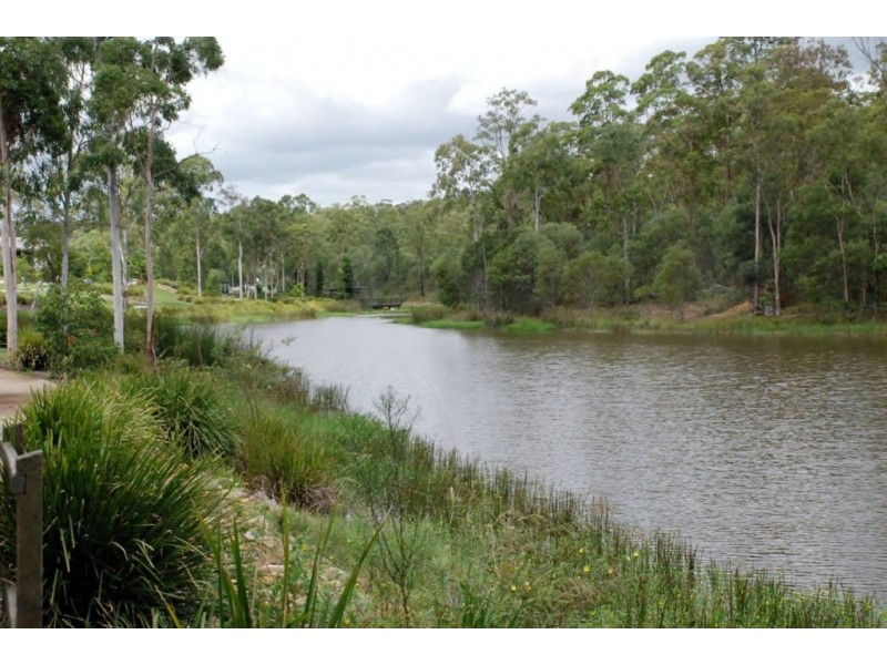 18 Lakeview Place, Springfield Lakes QLD 4300