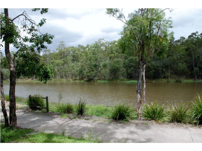 18 Lakeview Place, Springfield Lakes QLD 4300