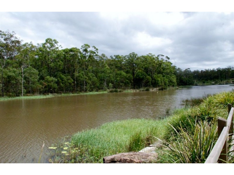 18 Lakeview Place, Springfield Lakes QLD 4300