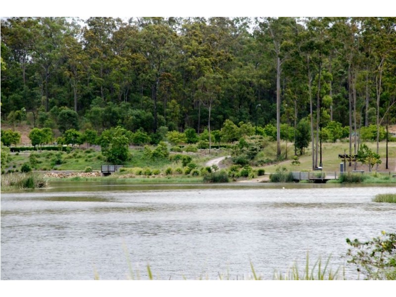 18 Lakeview Place, Springfield Lakes QLD 4300