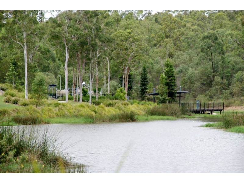 18 Lakeview Place, Springfield Lakes QLD 4300