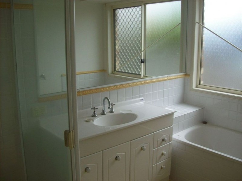 3 Potomac Crt, Springfield QLD 4300