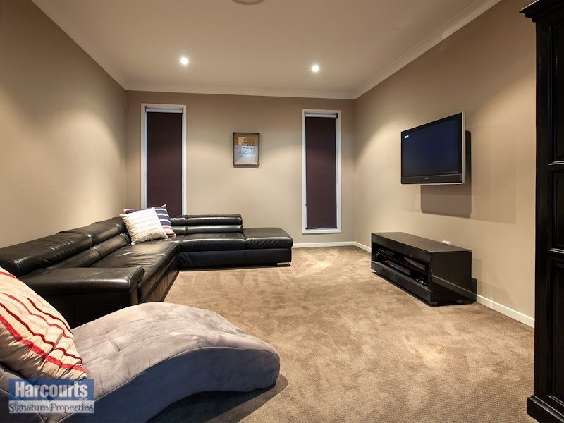 99 Birchwood Cres, Brookwater QLD 4300