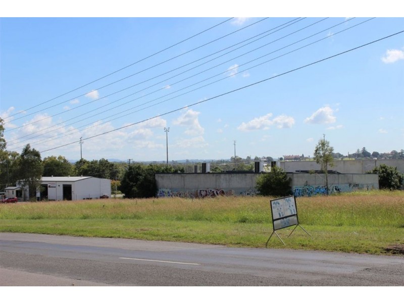 10 Edwards St, Raceview QLD 4305