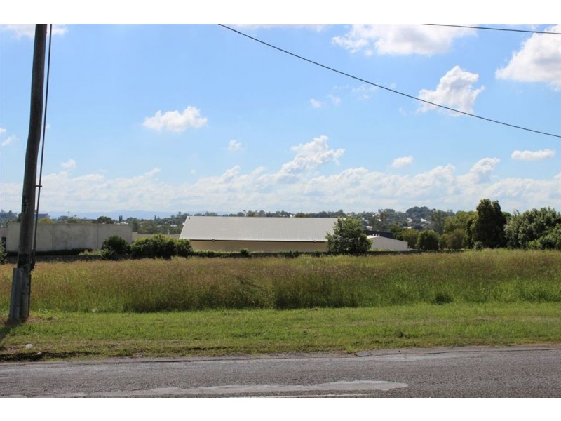 10 Edwards St, Raceview QLD 4305