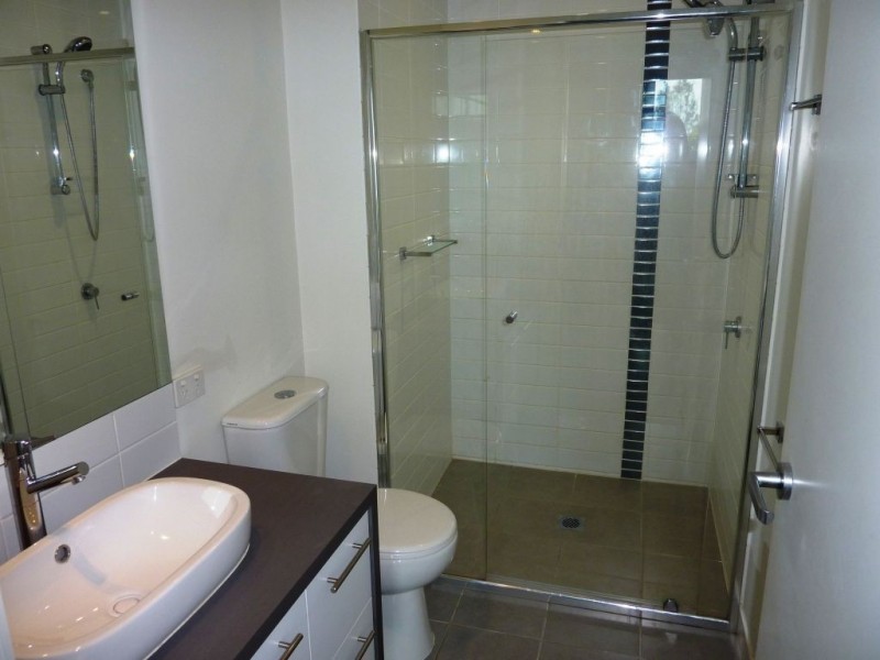 117/2-4 Riverwalk Ave, Robina QLD 4226