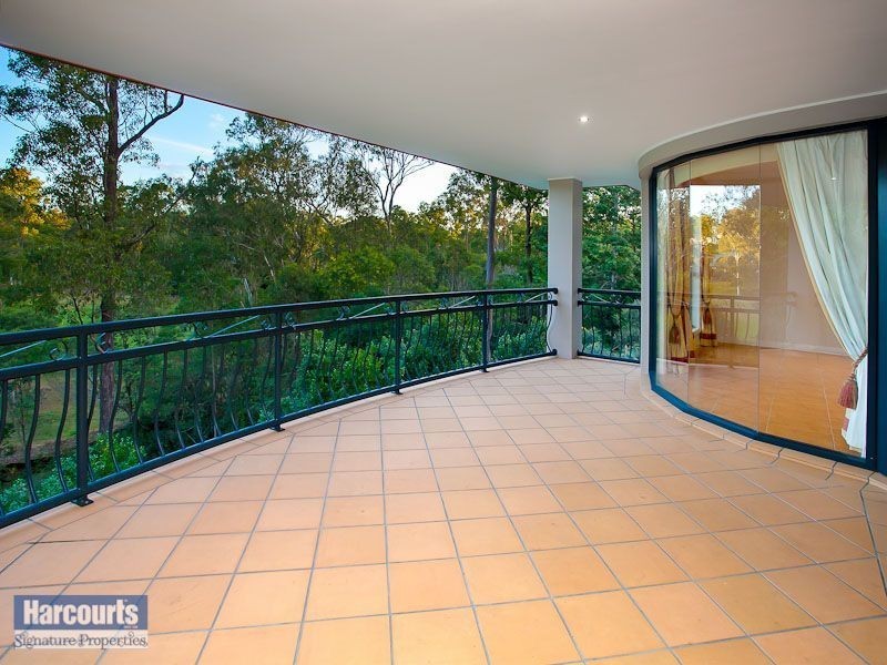 5 Fernbrook Close, Brookwater QLD 4300