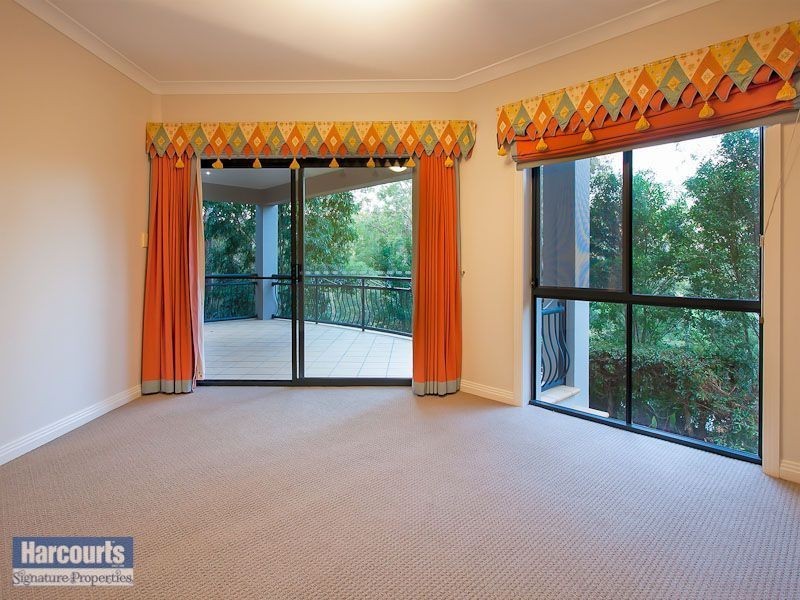 5 Fernbrook Close, Brookwater QLD 4300