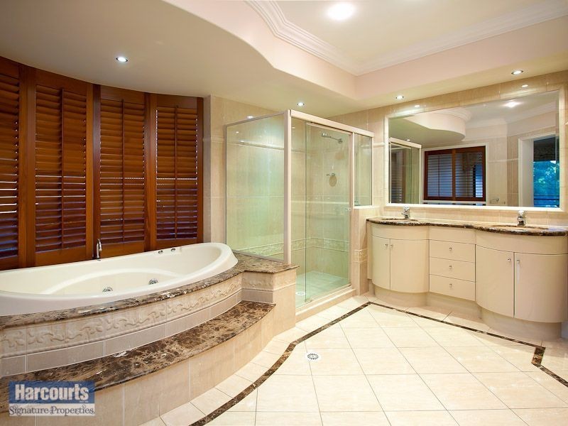 5 Fernbrook Close, Brookwater QLD 4300