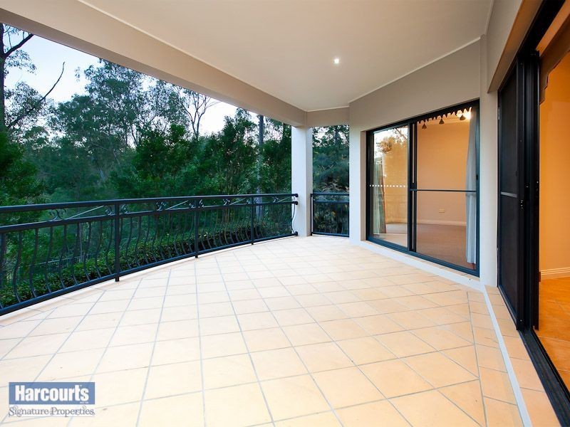 5 Fernbrook Close, Brookwater QLD 4300