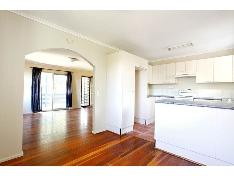 16 Surrey Rd, Bellbird Park QLD 4300