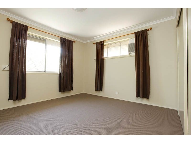 16 Surrey Rd, Bellbird Park QLD 4300