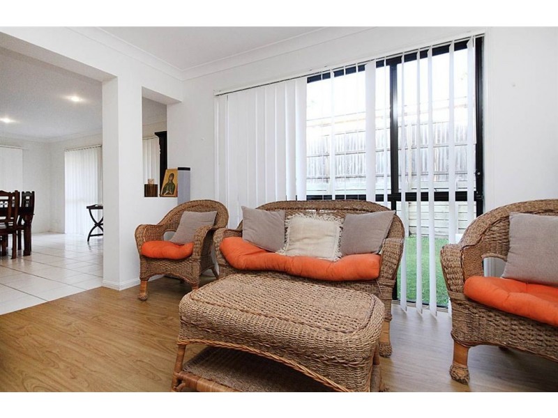 19 Davies St, Goodna QLD 4300