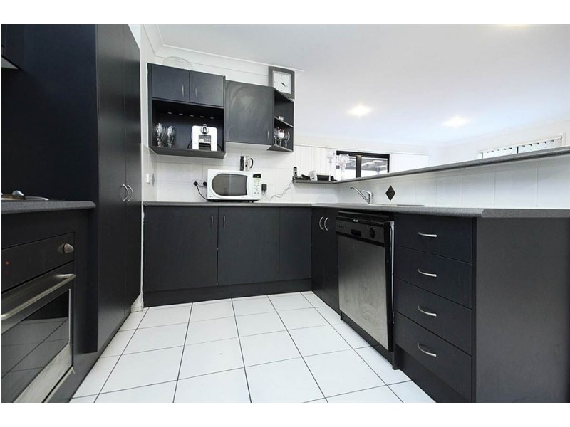 19 Davies St, Goodna QLD 4300