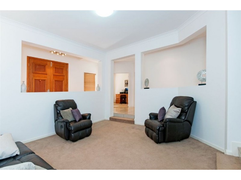 11 Coogara Ct, Brookwater QLD 4300
