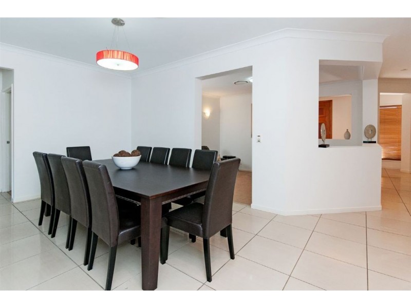 11 Coogara Ct, Brookwater QLD 4300